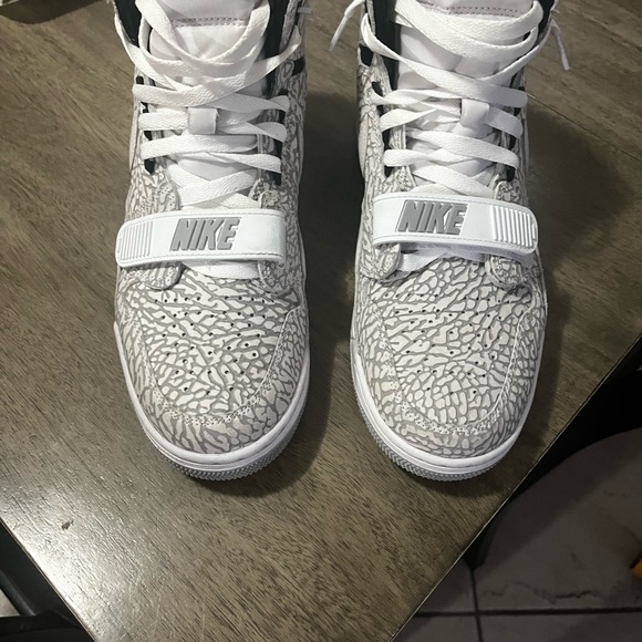 Used - Picture 4 of 4